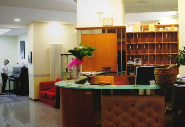 Hotel San Giacomo Monteprandone Buitenkant foto