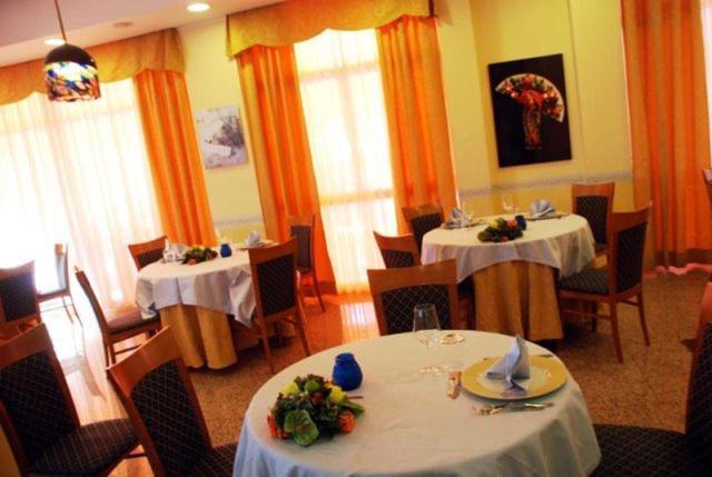 Hotel San Giacomo Monteprandone Buitenkant foto